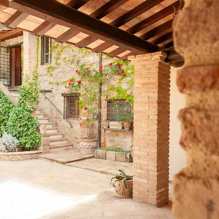 Tenuta Sospesa - Exclusive Villa, Pool & Party Barn Near Tuscany Villa *