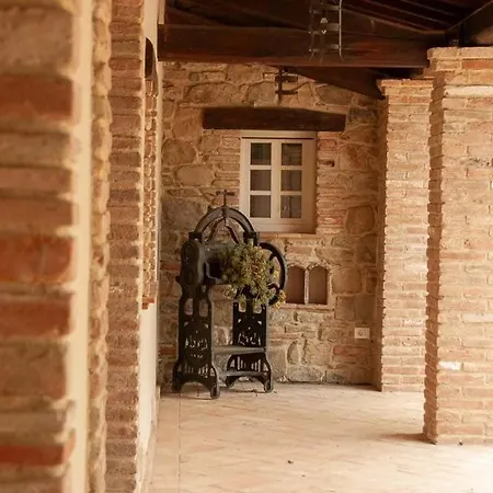 Tenuta Sospesa - Exclusive Villa, Pool & Party Barn Near Tuscany *